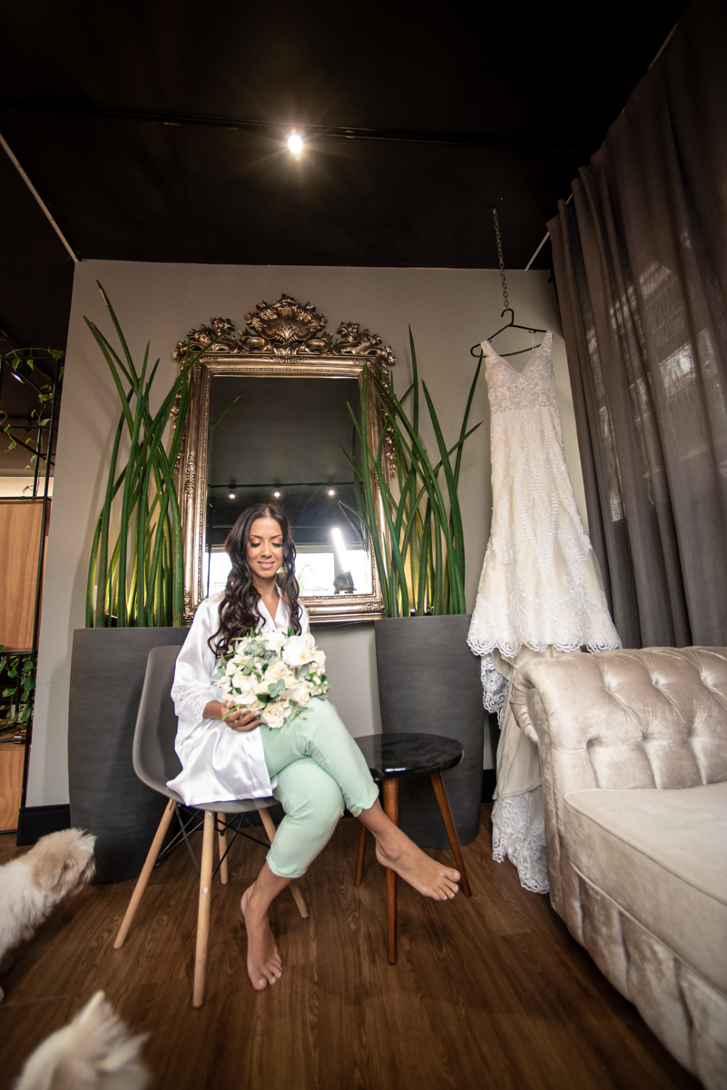 making of de noiva feito no salao do Robert Bastos em Santos no gonzaga noiva classica fotos pela fotografa premiada internacionalmente Nayara Andrade 