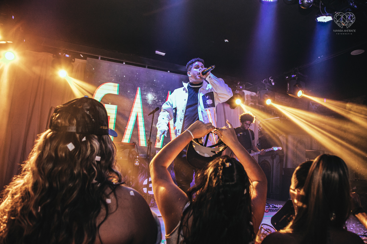 aniversaio de 15 anos show do cantor Gaab vestido de cinderela e festa tematica organizada por Danilo Monteiro eventos e fotografada pela fotografa premiada Nayara Andrade fotografia fotos artisticas do 15zao da Duda