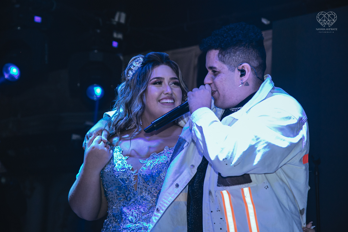 aniversaio de 15 anos show do cantor Gaab vestido de cinderela e festa tematica organizada por Danilo Monteiro eventos e fotografada pela fotografa premiada Nayara Andrade fotografia fotos artisticas do 15zao da Duda