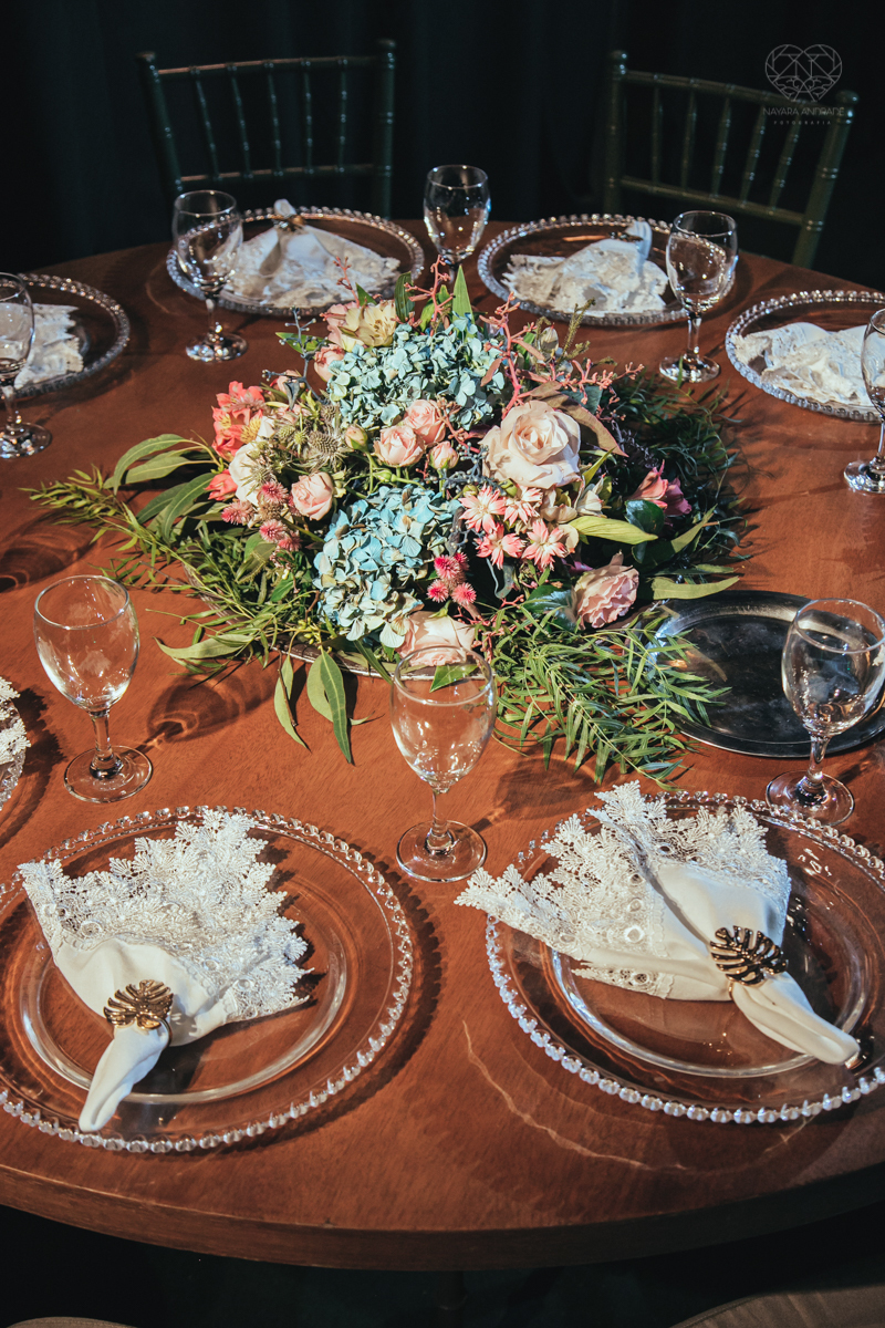 aniversaio de 15 anos debutante veste Guga Cardoso vestido de cinderela e festa tematica organizada por Danilo Monteiro eventos e fotografada pela fotografa premiada Nayara Andrade fotografia fotos artisticas do 15zao da Duda