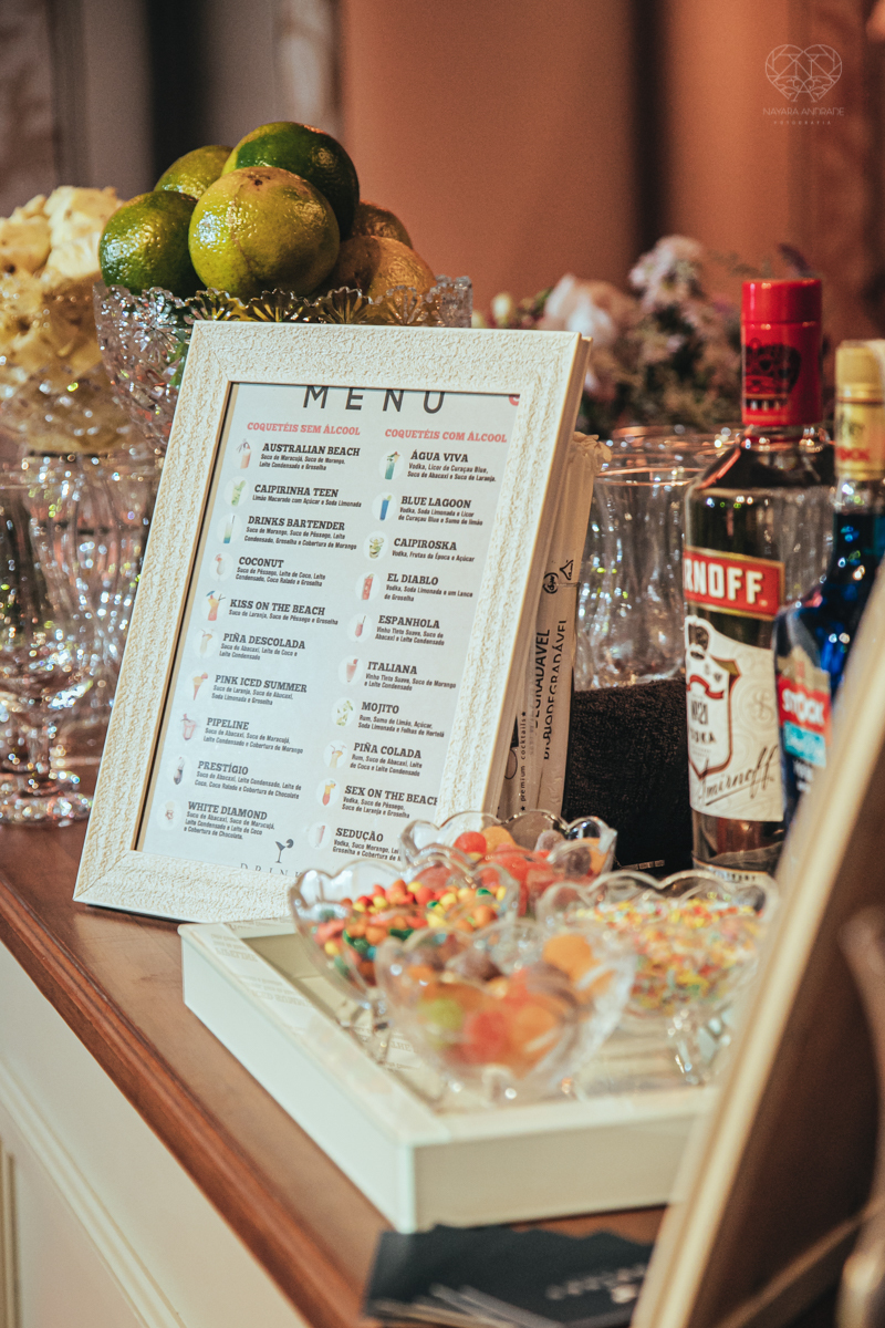 aniversaio de 15 anos debutante veste Guga Cardoso vestido de cinderela e festa tematica organizada por Danilo Monteiro eventos e fotografada pela fotografa premiada Nayara Andrade fotografia fotos artisticas do 15zao da Duda