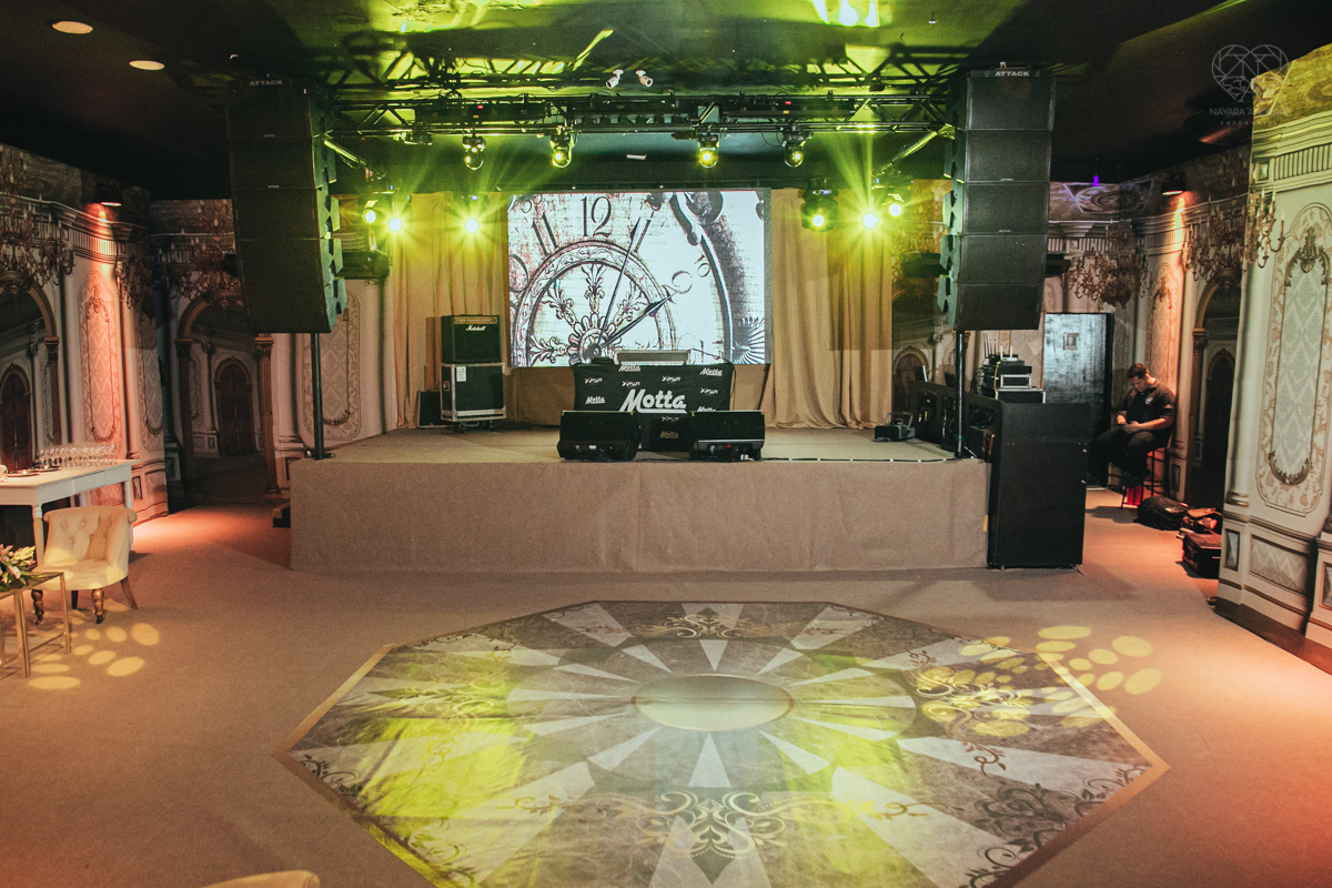 aniversaio de 15 anos debutante veste Guga Cardoso vestido de cinderela e festa tematica organizada por Danilo Monteiro eventos e fotografada pela fotografa premiada Nayara Andrade fotografia fotos artisticas do 15zao da Duda