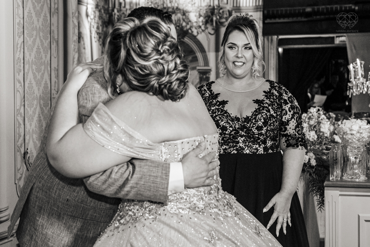 aniversaio de 15 anos debutante veste Guga Cardoso vestido de cinderela e festa tematica organizada por Danilo Monteiro eventos e fotografada pela fotografa premiada Nayara Andrade fotografia fotos artisticas do 15zao da Duda