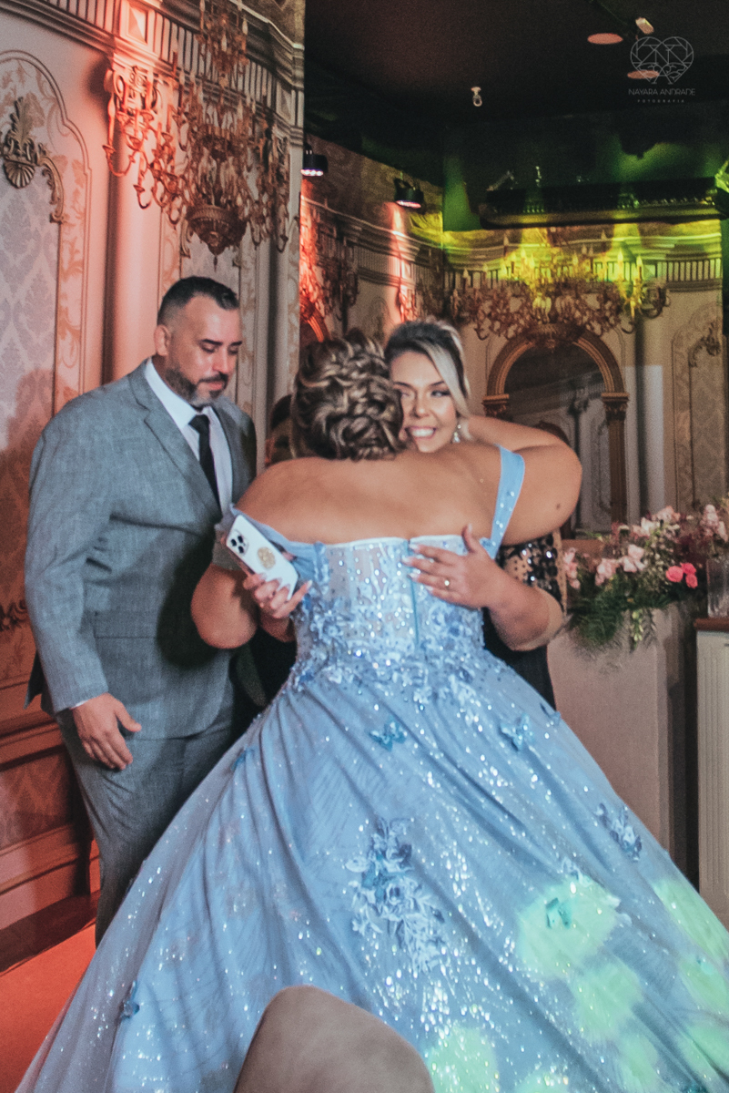 aniversaio de 15 anos debutante veste Guga Cardoso vestido de cinderela e festa tematica organizada por Danilo Monteiro eventos e fotografada pela fotografa premiada Nayara Andrade fotografia fotos artisticas do 15zao da Dudav
