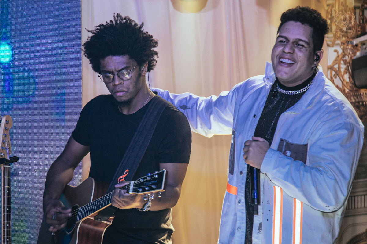 aniversaio de 15 anos show do cantor Gaab vestido de cinderela e festa tematica organizada por Danilo Monteiro eventos e fotografada pela fotografa premiada Nayara Andrade fotografia fotos artisticas do 15zao da Duda