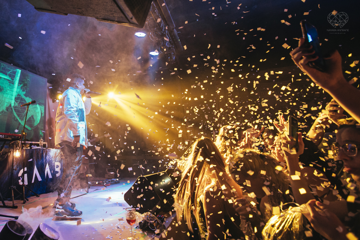 aniversaio de 15 anos show do cantor Gaab vestido de cinderela e festa tematica organizada por Danilo Monteiro eventos e fotografada pela fotografa premiada Nayara Andrade fotografia fotos artisticas do 15zao da Duda