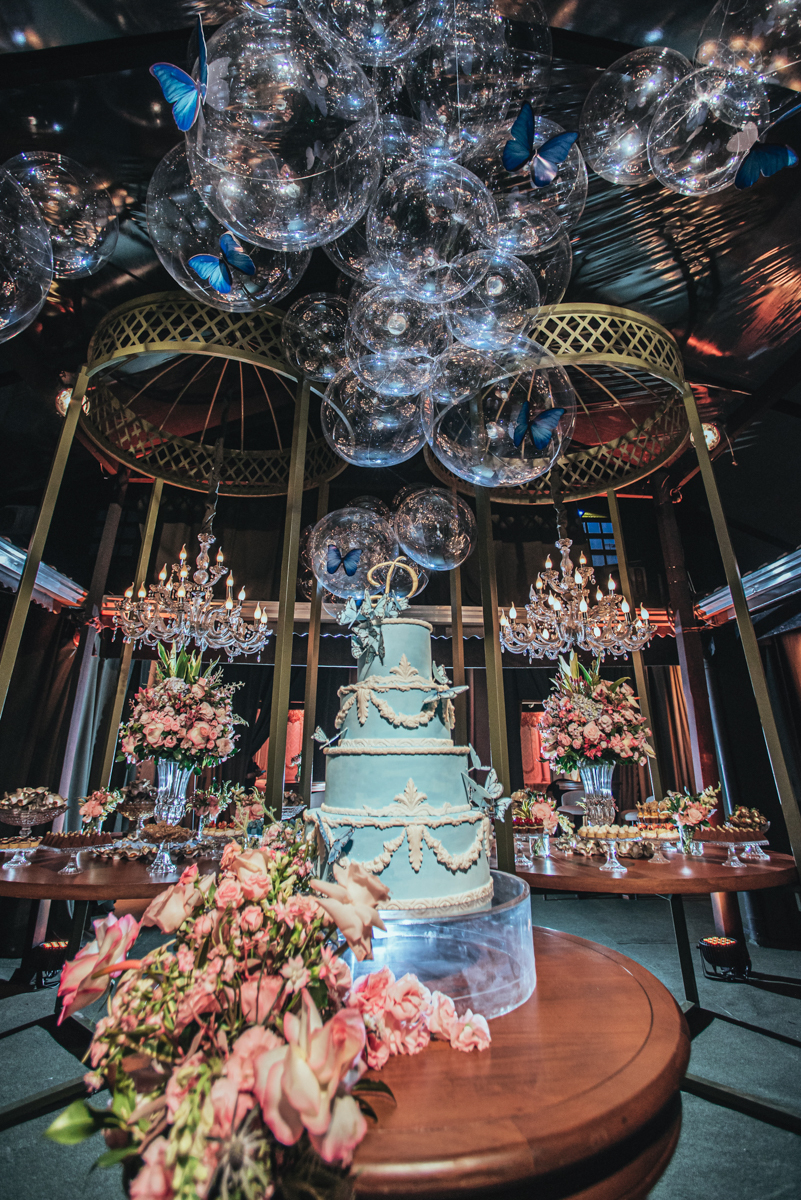 aniversaio de 15 anos debutante veste Guga Cardoso vestido de cinderela e festa tematica organizada por Danilo Monteiro eventos e fotografada pela fotografa premiada Nayara Andrade fotografia fotos artisticas do 15zao da Duda