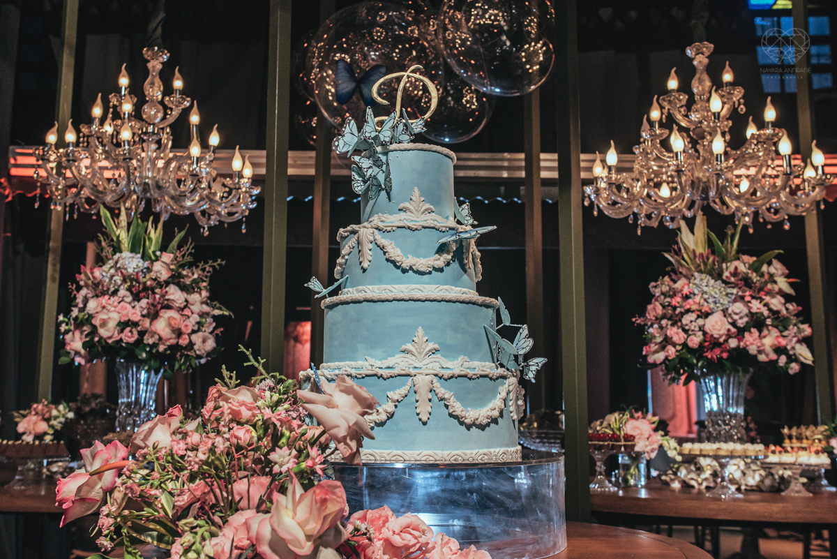 aniversaio de 15 anos debutante veste Guga Cardoso vestido de cinderela e festa tematica organizada por Danilo Monteiro eventos e fotografada pela fotografa premiada Nayara Andrade fotografia fotos artisticas do 15zao da Duda