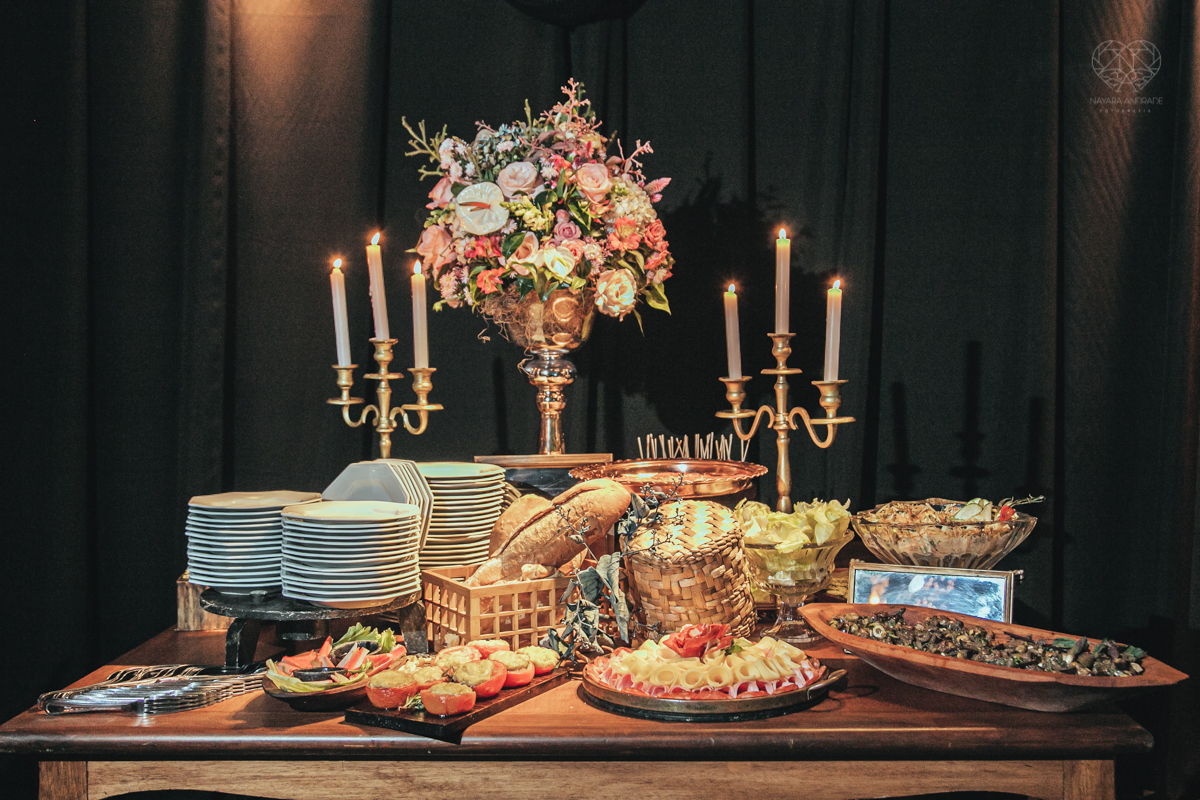 aniversaio de 15 anos debutante veste Guga Cardoso vestido de cinderela e festa tematica organizada por Danilo Monteiro eventos e fotografada pela fotografa premiada Nayara Andrade fotografia fotos artisticas do 15zao da Duda