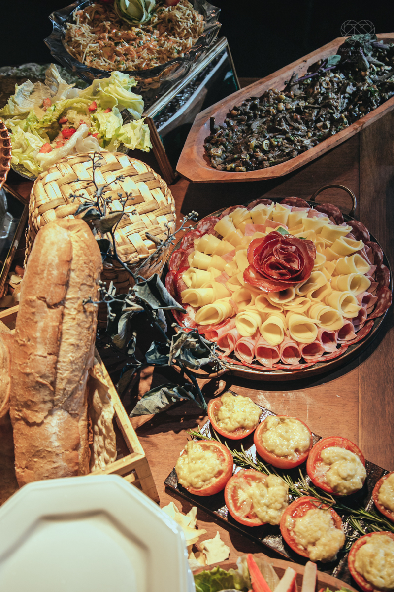 aniversaio de 15 anos debutante veste Guga Cardoso vestido de cinderela e festa tematica organizada por Danilo Monteiro eventos e fotografada pela fotografa premiada Nayara Andrade fotografia fotos artisticas do 15zao da Duda