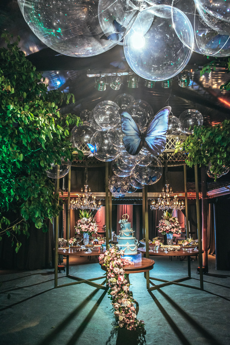 aniversaio de 15 anos debutante veste Guga Cardoso vestido de cinderela e festa tematica organizada por Danilo Monteiro eventos e fotografada pela fotografa premiada Nayara Andrade fotografia fotos artisticas do 15zao da Duda