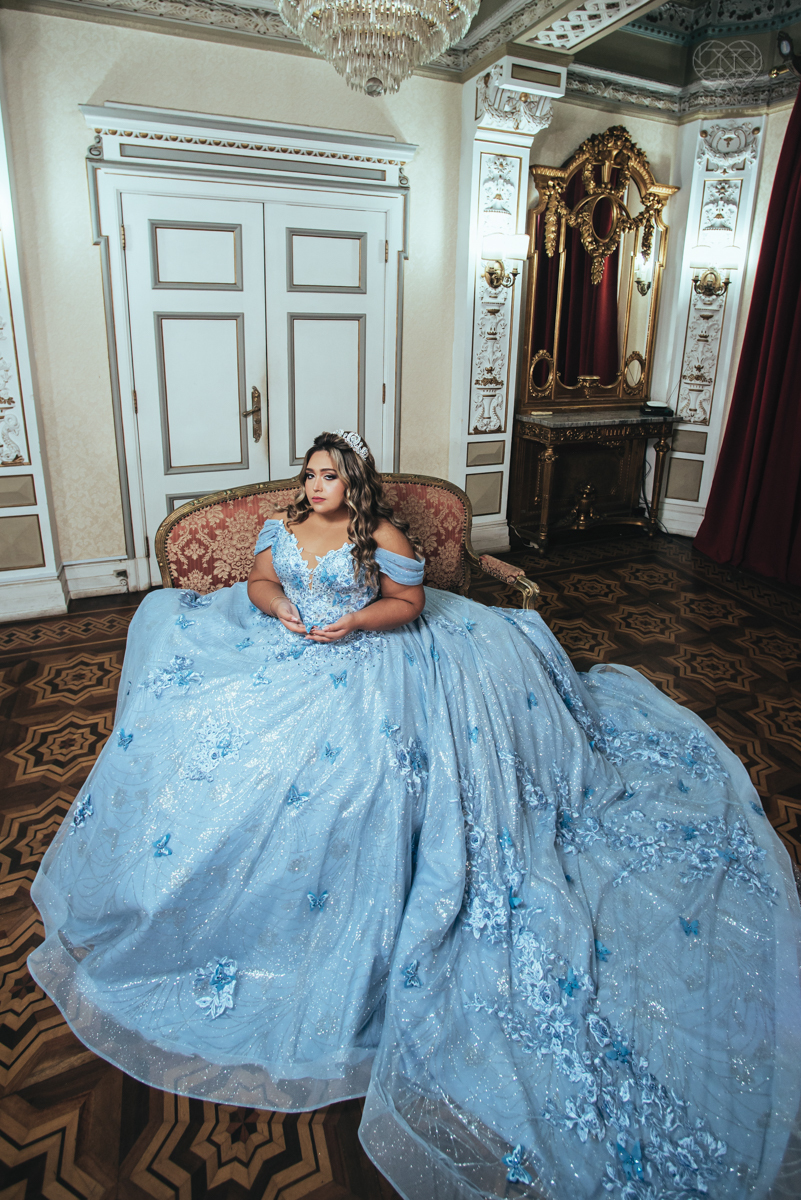 aniversaio de 15 anos  ensaio teensession vestido de cinderela e festa tematica organizada por Danilo Monteiro eventos e fotografada pela fotografa premiada Nayara Andrade fotografia fotos artisticas do 15zao da Duda