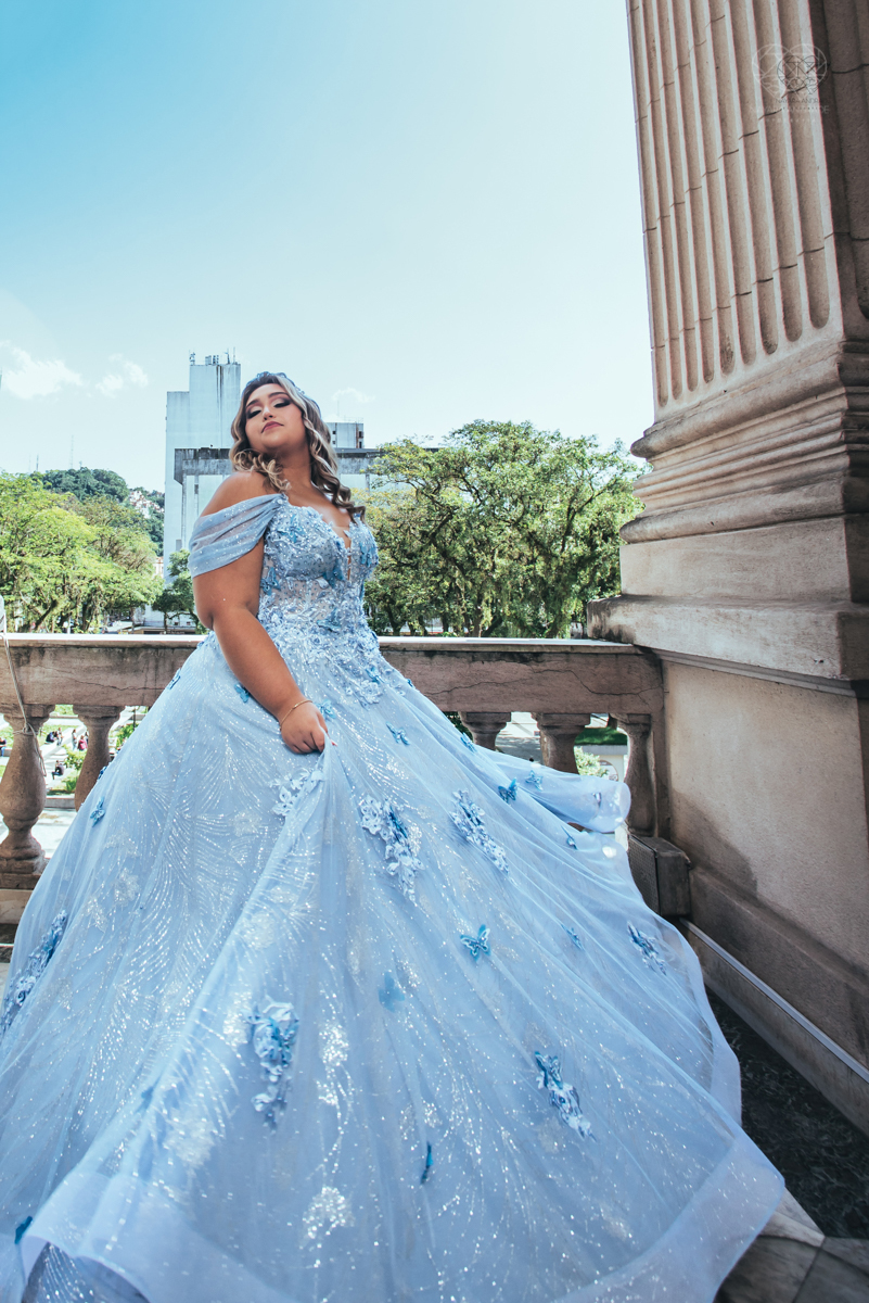 aniversaio de 15 anos  ensaio teensession vestido de cinderela e festa tematica organizada por Danilo Monteiro eventos e fotografada pela fotografa premiada Nayara Andrade fotografia fotos artisticas do 15zao da Duda