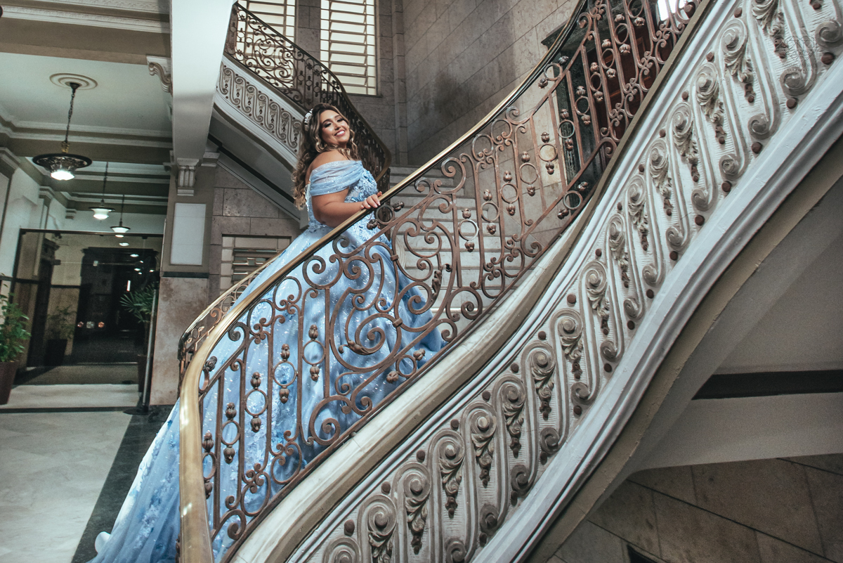 aniversaio de 15 anos  ensaio teensession vestido de cinderela e festa tematica organizada por Danilo Monteiro eventos e fotografada pela fotografa premiada Nayara Andrade fotografia fotos artisticas do 15zao da Duda