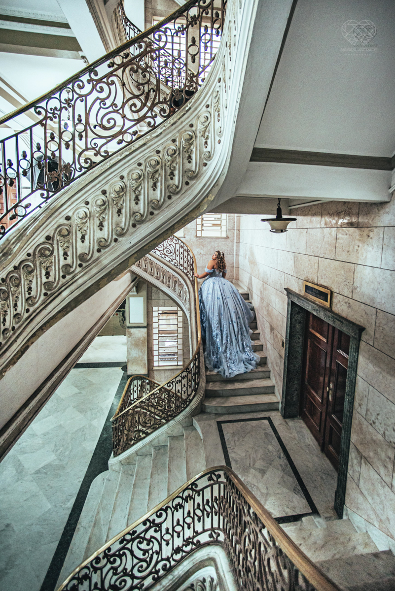 aniversaio de 15 anos  ensaio teensession vestido de cinderela e festa tematica organizada por Danilo Monteiro eventos e fotografada pela fotografa premiada Nayara Andrade fotografia fotos artisticas do 15zao da Duda