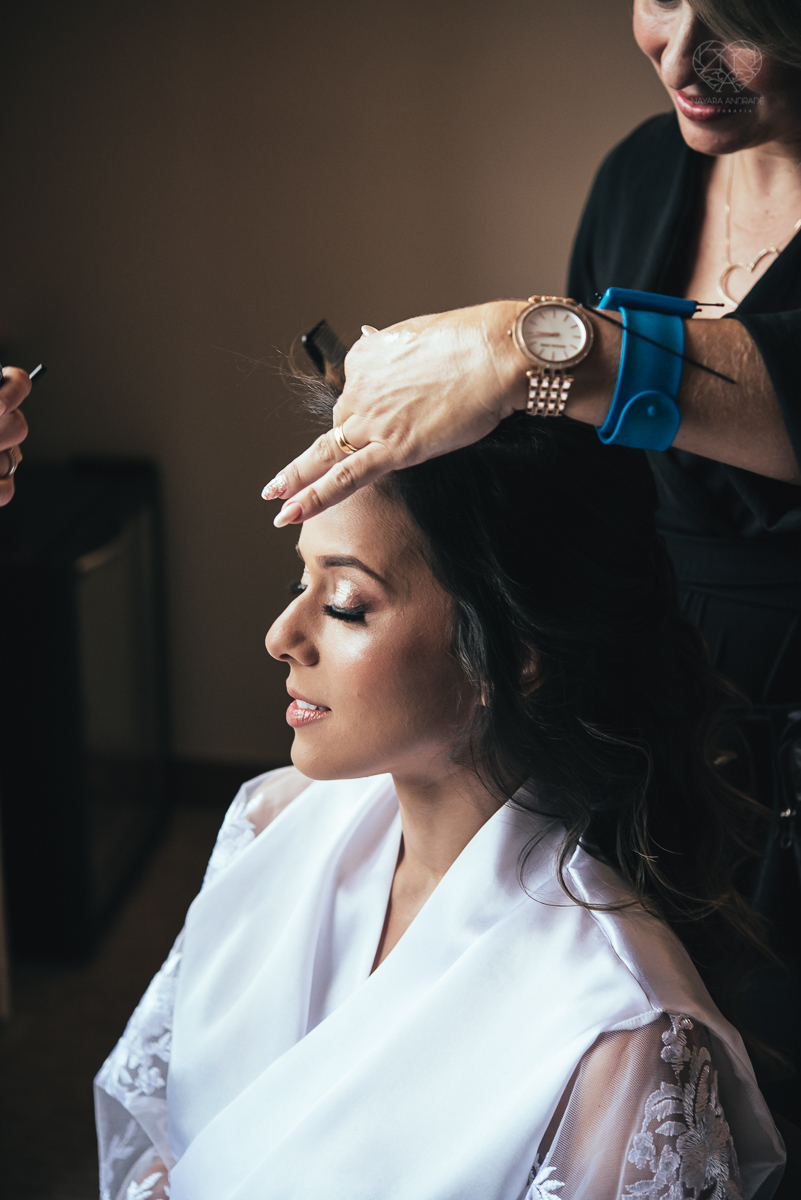 casamento rustico no campo com noiva romantica e noivo militar  make up por Samah e vestido princesa e noivo de farda decoraçao boho chic fotografia pela fotografa premiada nayara andrade inspiracao de casamento no campo making of noiva