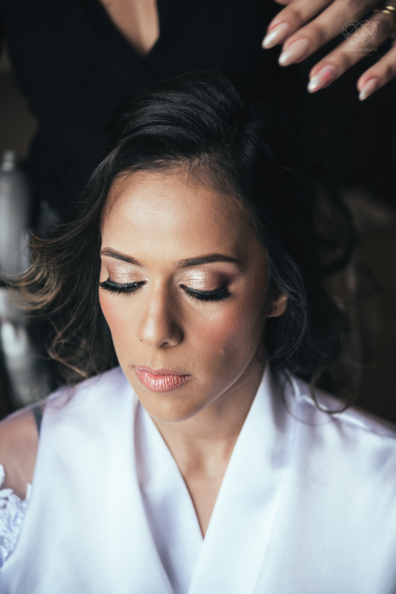 casamento rustico no campo com noiva romantica e noivo militar  make up por Samah e vestido princesa e noivo de farda decoraçao boho chic fotografia pela fotografa premiada nayara andrade inspiracao de casamento no campo