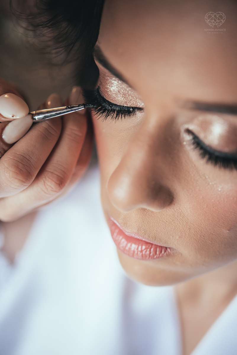 casamento rustico no campo com noiva romantica e noivo militar  make up por Samah e vestido princesa e noivo de farda decoraçao boho chic fotografia pela fotografa premiada nayara andrade inspiracao de casamento no campo making of noiva