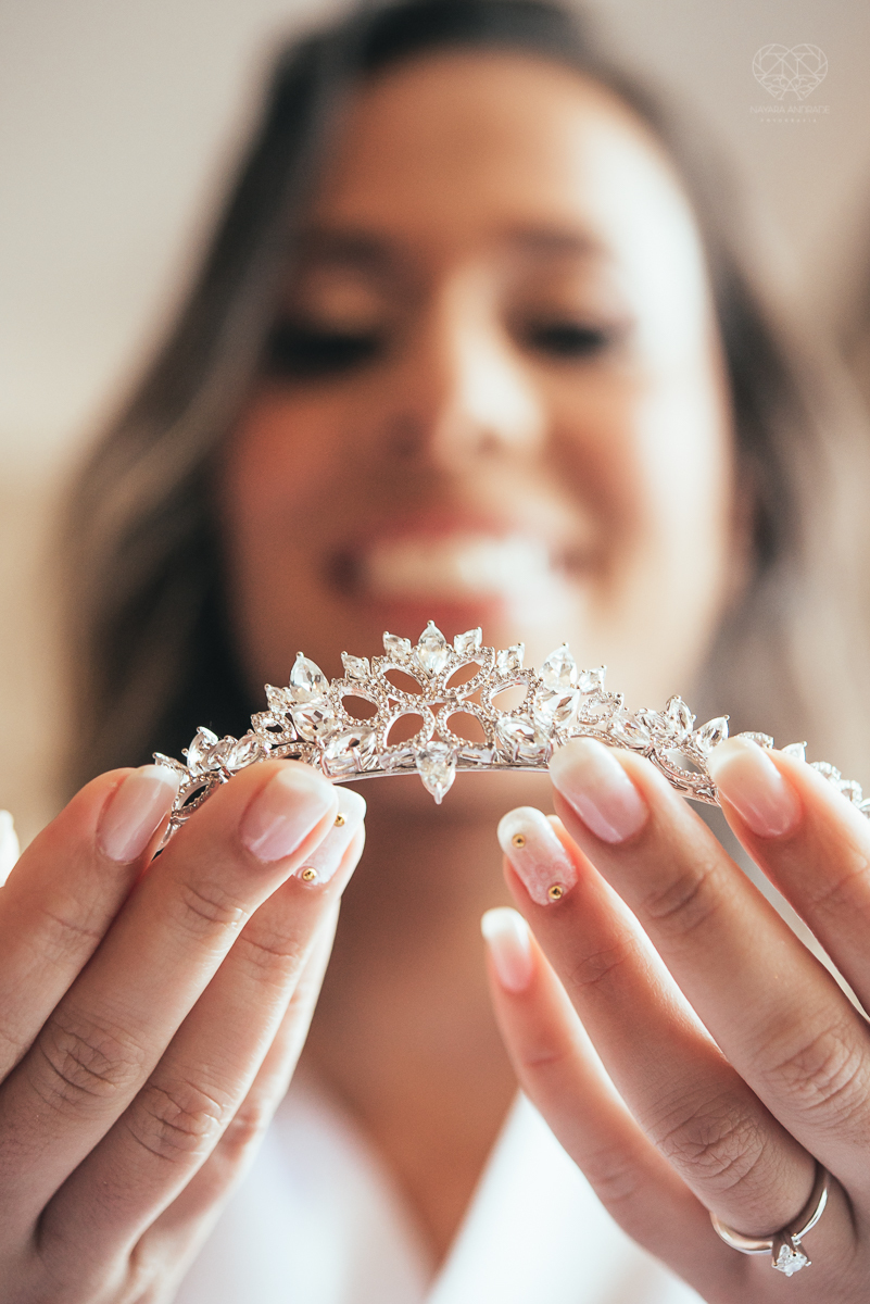 casamento rustico no campo com noiva romantica e noivo militar  make up por Samah e vestido princesa e noivo de farda decoraçao boho chic fotografia pela fotografa premiada nayara andrade inspiracao de casamento no campo making of noiva