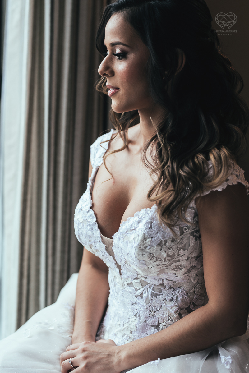 casamento rustico no campo com noiva romantica e noivo militar  make up por Samah e vestido princesa e noivo de farda decoraçao boho chic fotografia pela fotografa premiada nayara andrade inspiracao de casamento no campo making of noiva