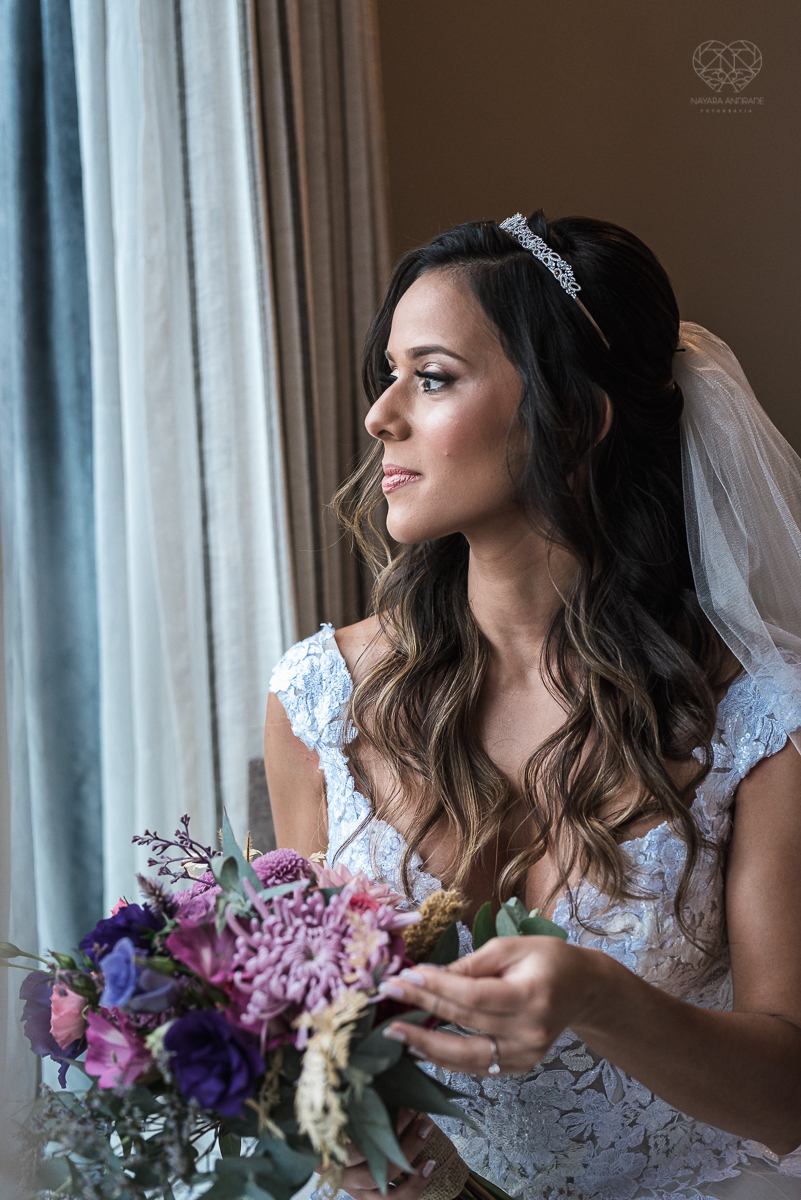 casamento rustico no campo com noiva romantica e noivo militar  make up por Samah e vestido princesa e noivo de farda decoraçao boho chic fotografia pela fotografa premiada nayara andrade inspiracao de casamento no campo making of noiva