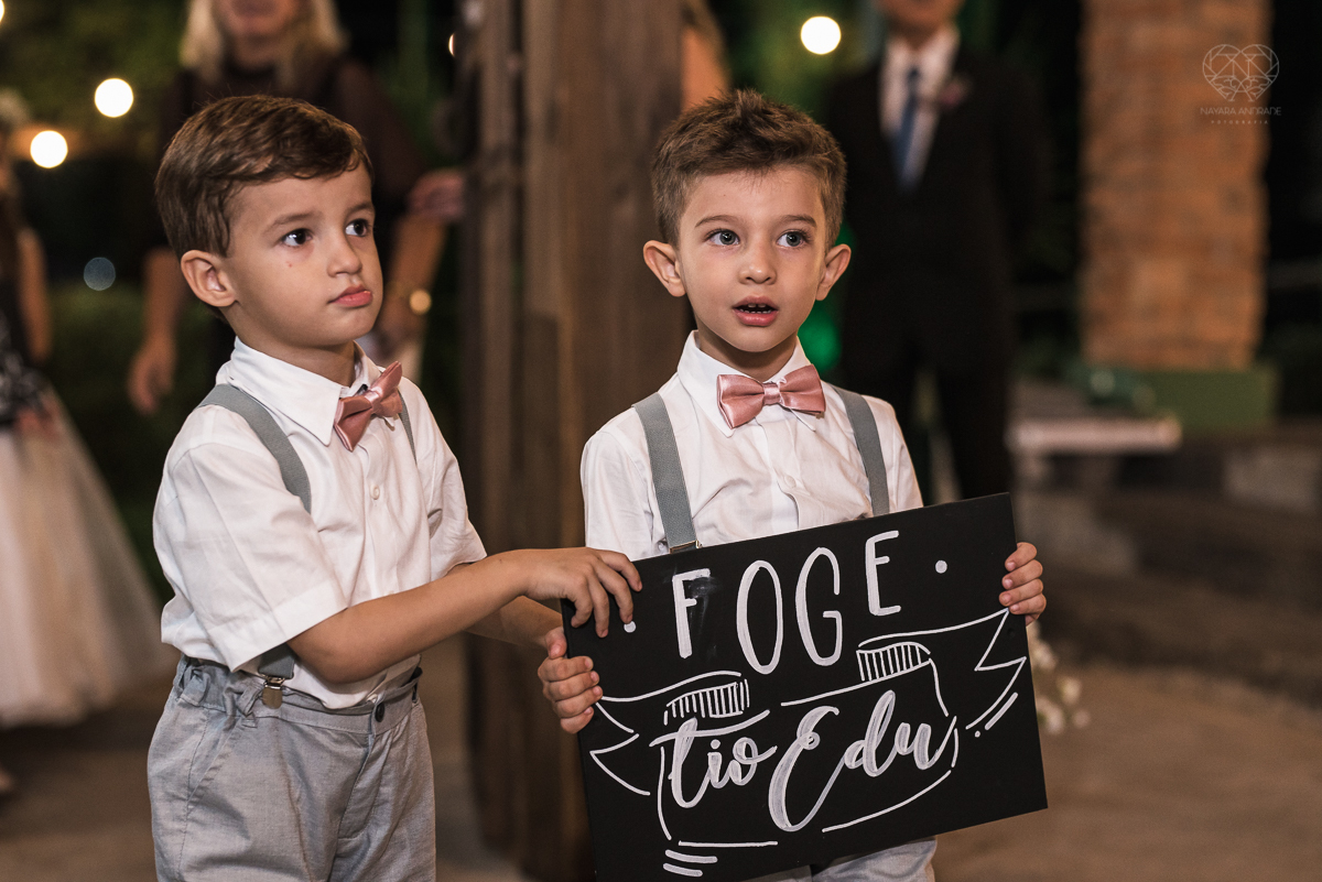 casamento rustico no campo com noiva romantica e noivo militar  make up por Samah e vestido princesa e noivo de farda decoraçao boho chic fotografia pela fotografa premiada nayara andrade inspiracao de casamento no campo making of noiva