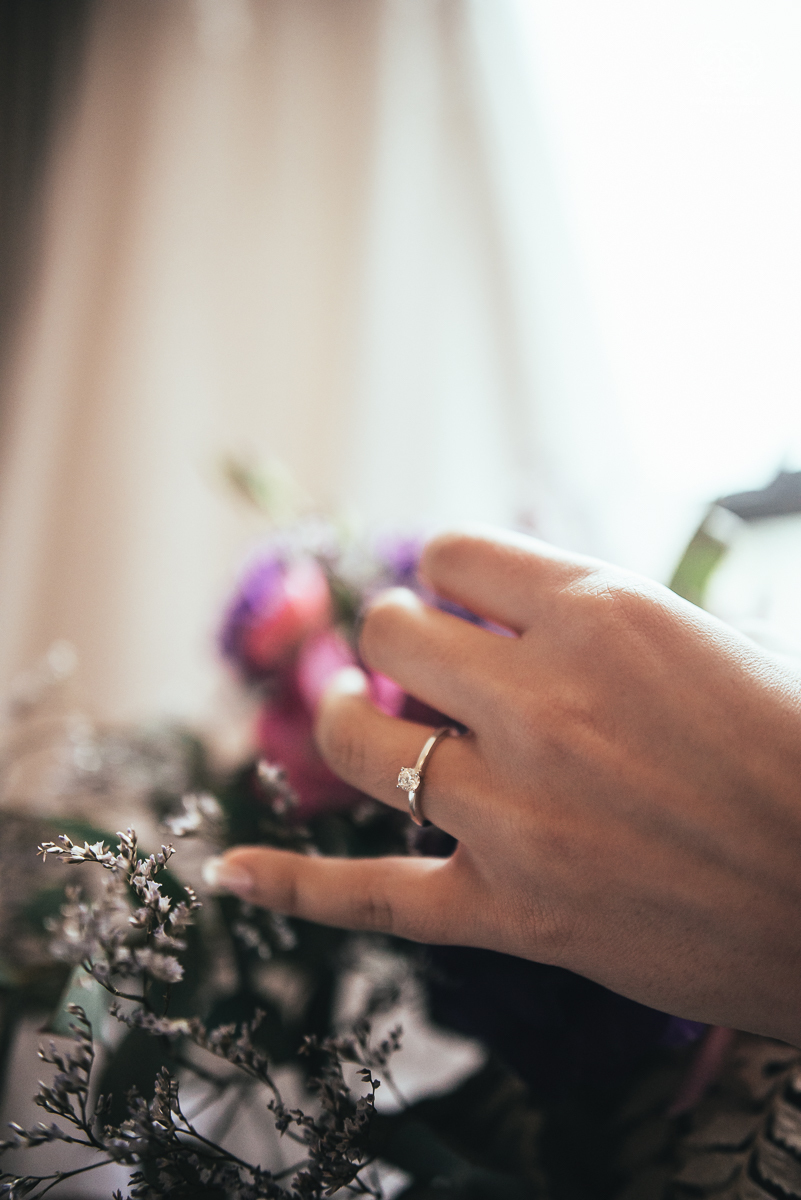 casamento rustico no campo com noiva romantica e noivo militar  make up por Samah e vestido princesa e noivo de farda decoraçao boho chic fotografia pela fotografa premiada nayara andrade inspiracao de casamento no campo making of noiva