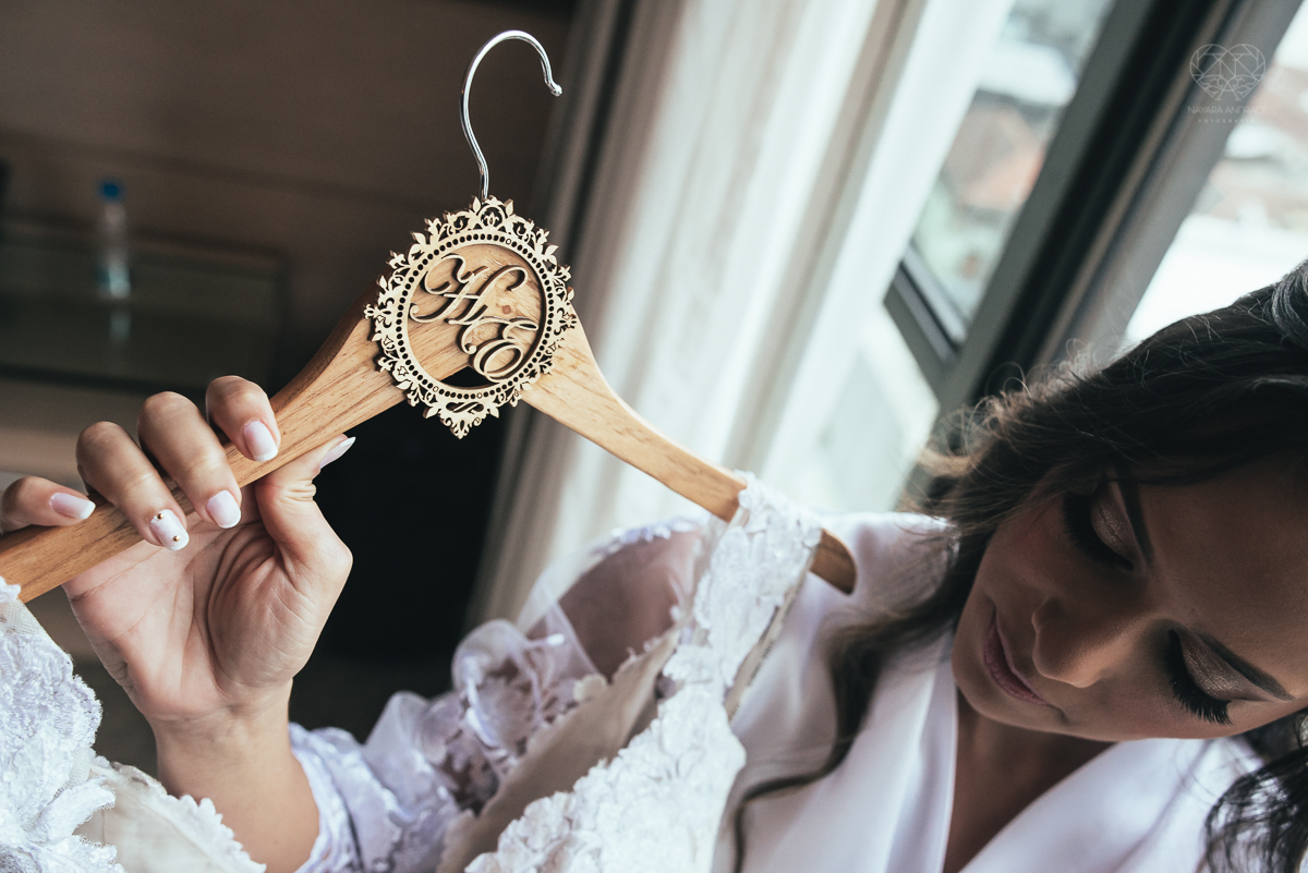 casamento rustico no campo com noiva romantica e noivo militar  make up por Samah e vestido princesa e noivo de farda decoraçao boho chic fotografia pela fotografa premiada nayara andrade inspiracao de casamento no campo making of noiva