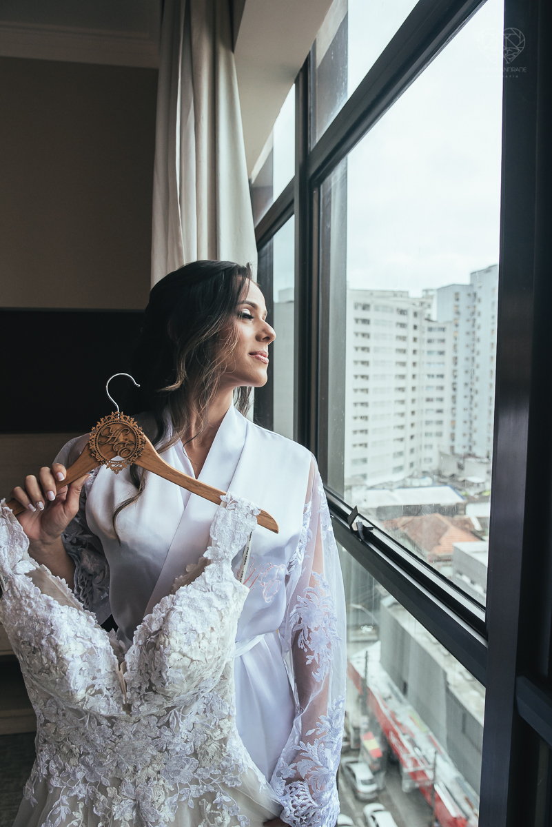 casamento rustico no campo com noiva romantica e noivo militar  make up por Samah e vestido princesa e noivo de farda decoraçao boho chic fotografia pela fotografa premiada nayara andrade inspiracao de casamento no campo making of noiva