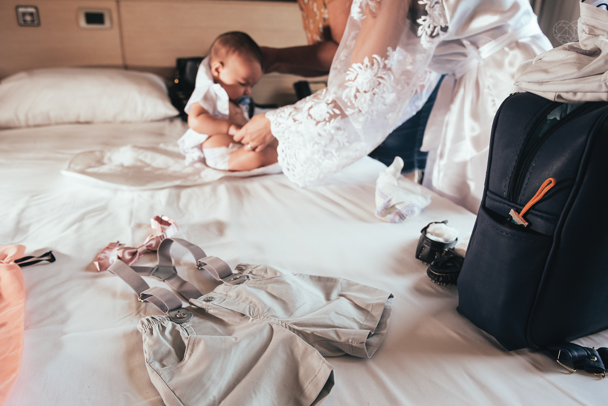 casamento rustico no campo com noiva romantica e noivo militar  make up por Samah e vestido princesa e noivo de farda decoraçao boho chic fotografia pela fotografa premiada nayara andrade inspiracao de casamento no campo making of noiva