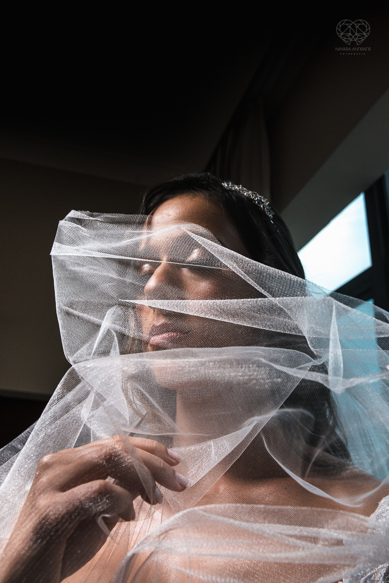 casamento rustico no campo com noiva romantica e noivo militar  make up por Samah e vestido princesa e noivo de farda decoraçao boho chic fotografia pela fotografa premiada nayara andrade inspiracao de casamento no campo making of noiva