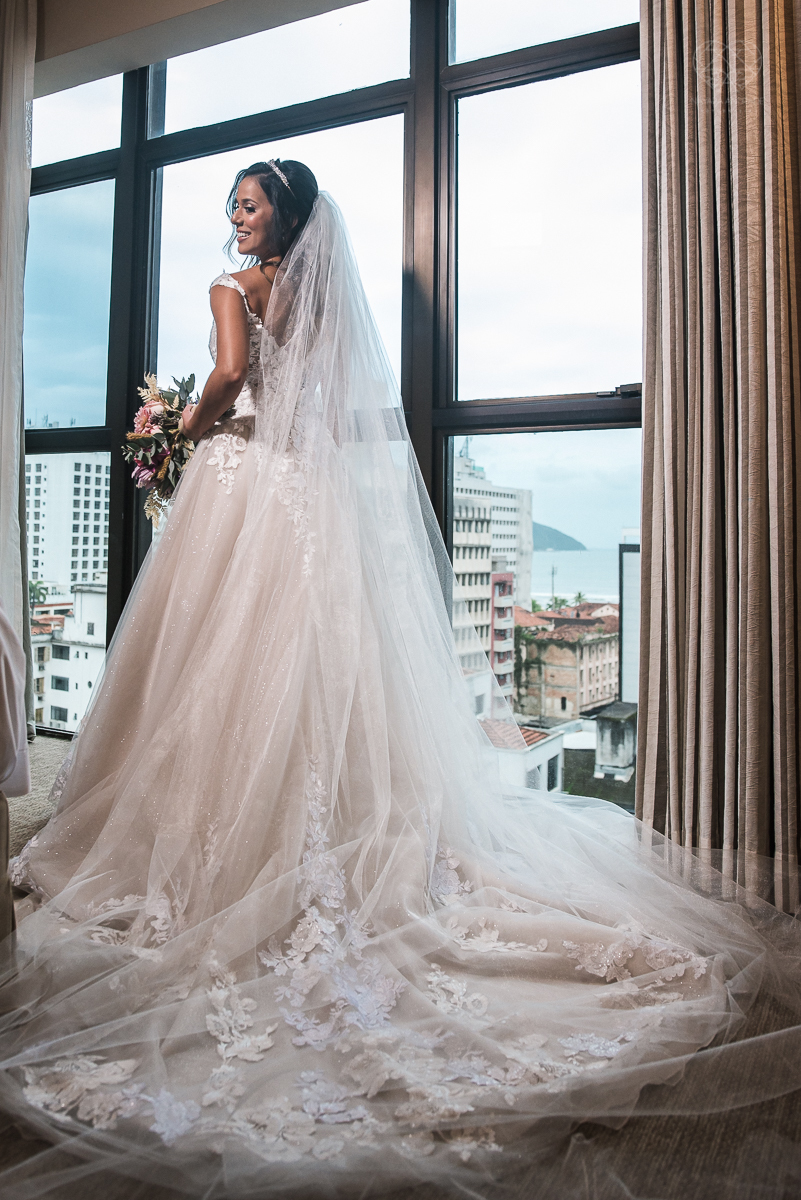 casamento rustico no campo com noiva romantica e noivo militar  make up por Samah e vestido princesa e noivo de farda decoraçao boho chic fotografia pela fotografa premiada nayara andrade inspiracao de casamento no campo making of noiva