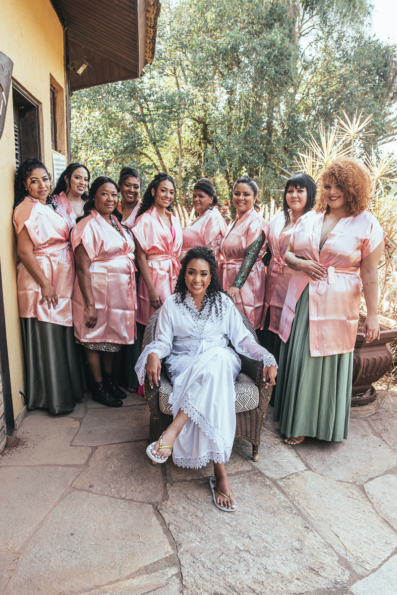 fotografia de casamento no buffet afrikan house em sao paulo. Casamento de dia noiva negra inspiraçao africana fotografa nayara andrade premiada mundialmente com fotos artisticas e emocionantes para casamento fotos making of noiva negra