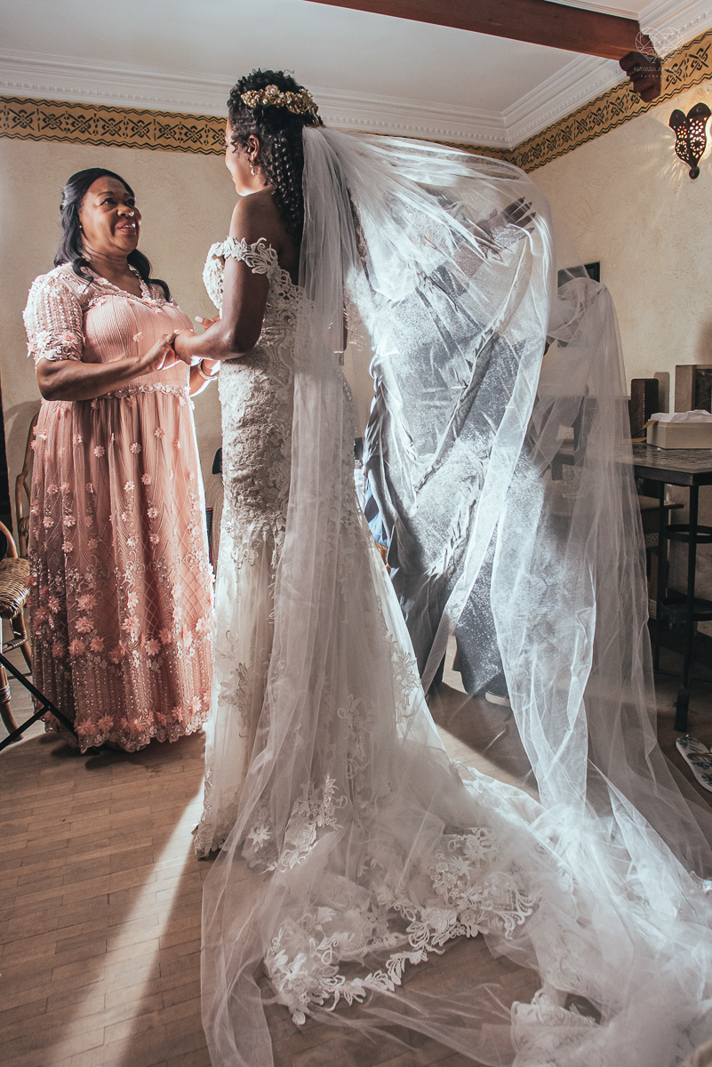 fotografia de casamento no buffet afrikan house em sao paulo. Casamento de dia noiva negra inspiraçao africana fotografa nayara andrade premiada mundialmente com fotos artisticas e emocionantes para casamento fotos making of noiva negra