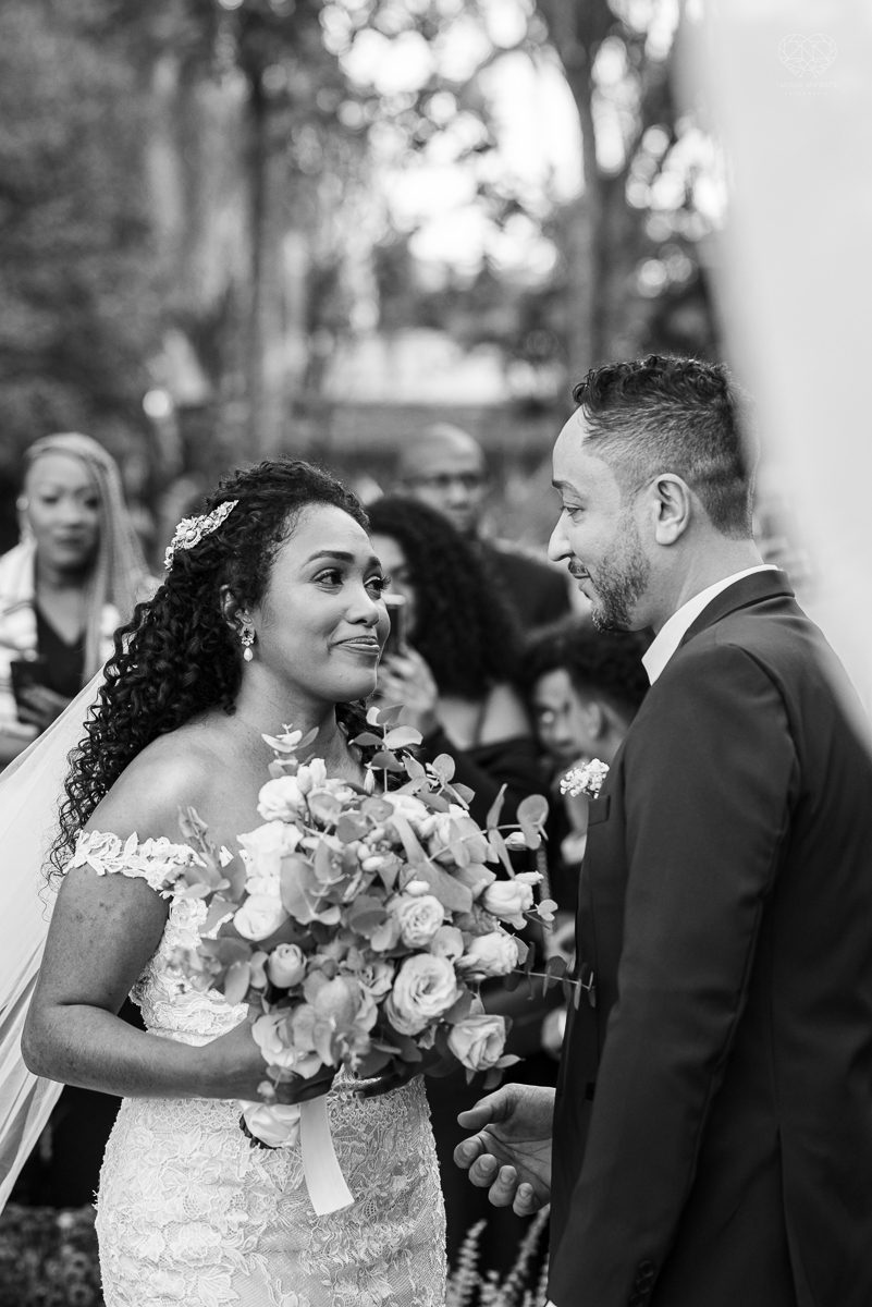 fotografia de casamento no buffet afrikan house em sao paulo. Casamento de dia noiva negra inspiraçao africana fotografa nayara andrade premiada mundialmente com fotos artisticas e emocionantes para casamento fotos making of noiva negra