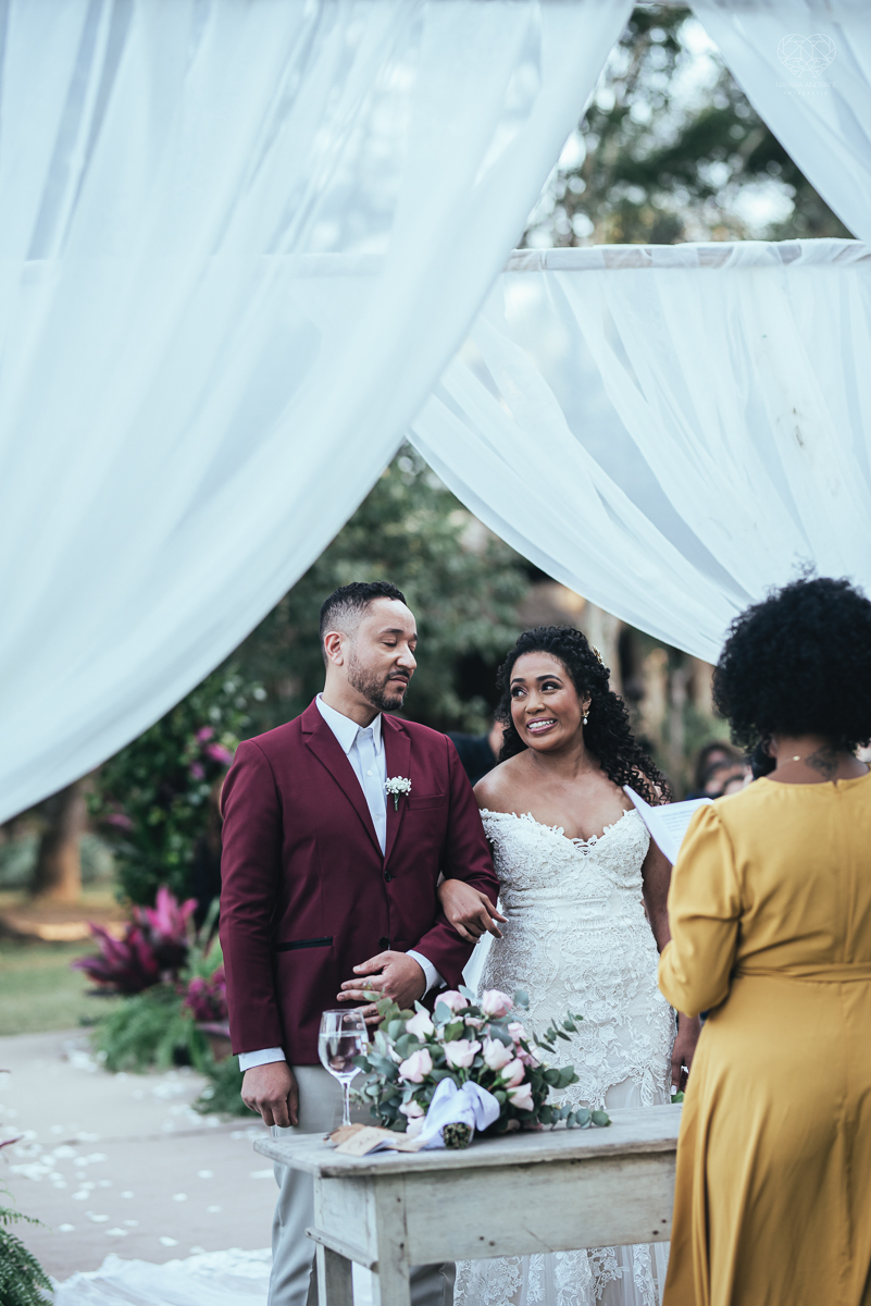 fotografia de casamento no buffet afrikan house em sao paulo. Casamento de dia noiva negra inspiraçao africana fotografa nayara andrade premiada mundialmente com fotos artisticas e emocionantes para casamento fotos making of noiva negra