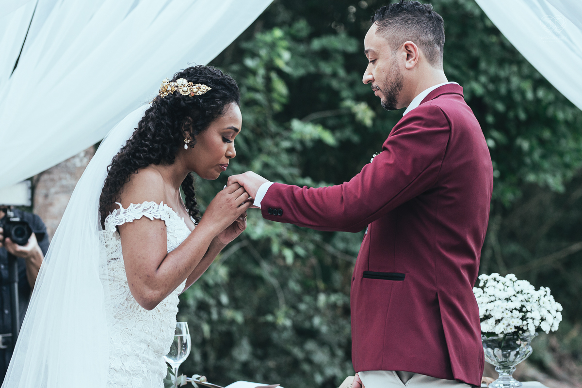 fotografia de casamento no buffet afrikan house em sao paulo. Casamento de dia noiva negra inspiraçao africana fotografa nayara andrade premiada mundialmente com fotos artisticas e emocionantes para casamento fotos cerimonia no campo