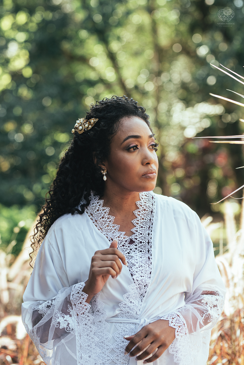 fotografia de casamento no buffet afrikan house em sao paulo. Casamento de dia noiva negra inspiraçao africana fotografa nayara andrade premiada mundialmente com fotos artisticas e emocionantes para casamento fotos making of noiva negra