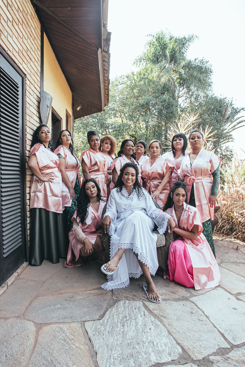 fotografia de casamento no buffet afrikan house em sao paulo. Casamento de dia noiva negra inspiraçao africana fotografa nayara andrade premiada mundialmente com fotos artisticas e emocionantes para casamento fotos making of noiva negra