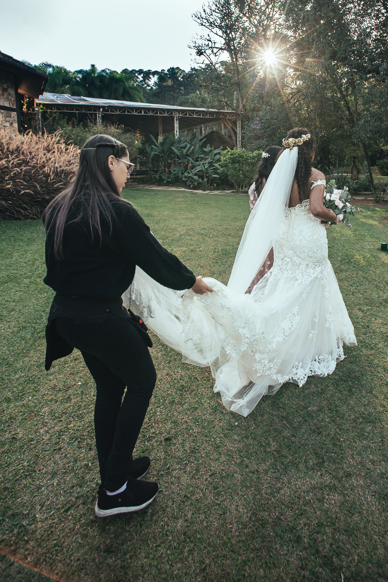 fotografia de casamento no buffet afrikan house em sao paulo. Casamento de dia noiva negra inspiraçao africana fotografa nayara andrade premiada mundialmente com fotos artisticas e emocionantes para casamento fotos making of noiva negra