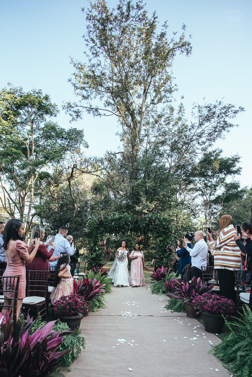 fotografia de casamento no buffet afrikan house em sao paulo. Casamento de dia noiva negra inspiraçao africana fotografa nayara andrade premiada mundialmente com fotos artisticas e emocionantes para casamento fotos making of noiva negra