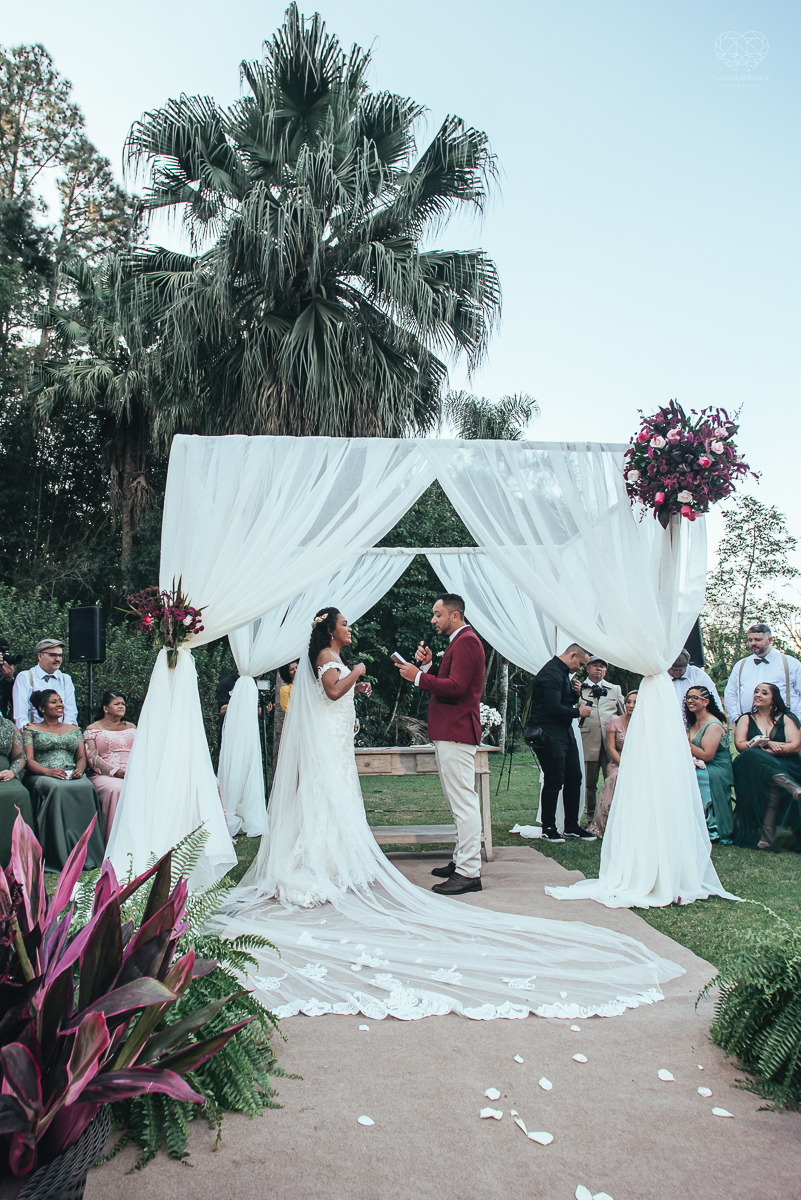 fotografia de casamento no buffet afrikan house em sao paulo. Casamento de dia noiva negra inspiraçao africana fotografa nayara andrade premiada mundialmente com fotos artisticas e emocionantes para casamento fotos making of noiva negra