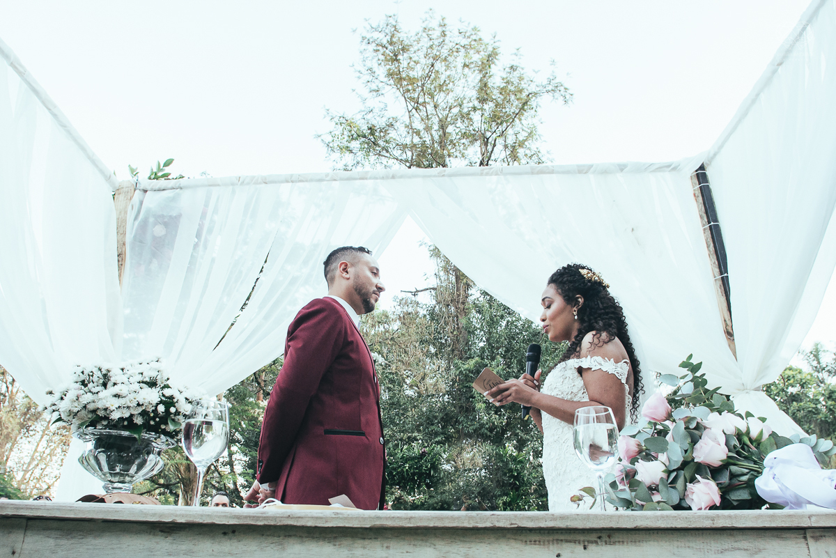 fotografia de casamento no buffet afrikan house em sao paulo. Casamento de dia noiva negra inspiraçao africana fotografa nayara andrade premiada mundialmente com fotos artisticas e emocionantes para casamento fotos cerimonia no campo