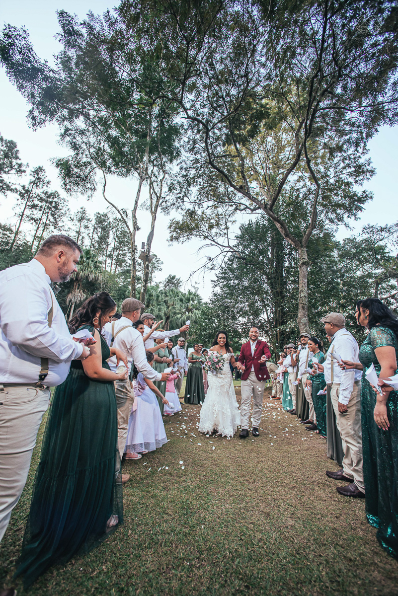 fotografia de casamento no buffet afrikan house em sao paulo. Casamento de dia noiva negra inspiraçao africana fotografa nayara andrade premiada mundialmente com fotos artisticas e emocionantes para casamento fotos cerimonia no campo