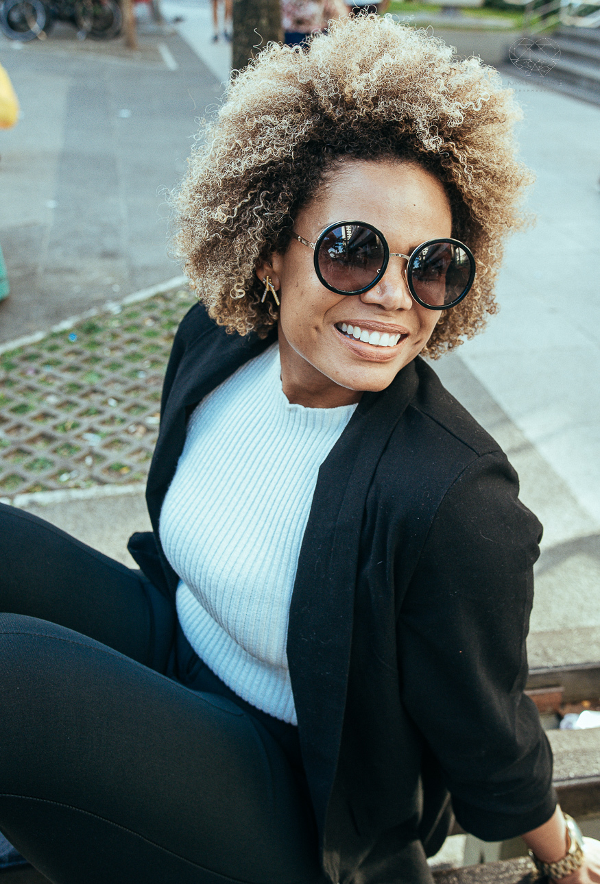 fotografia documental de ruas pela fotografa premiada nayara andrade  nas ruas de santos, artistas de rua street  documentario fotografia de rua 