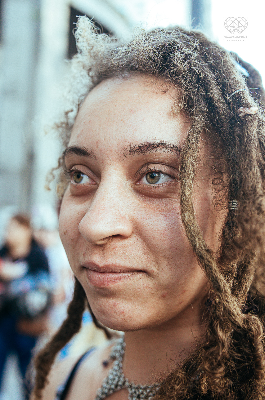 fotografia documental de ruas pela fotografa premiada nayara andrade  nas ruas de santos, artistas de rua street  documentario fotografia de rua 