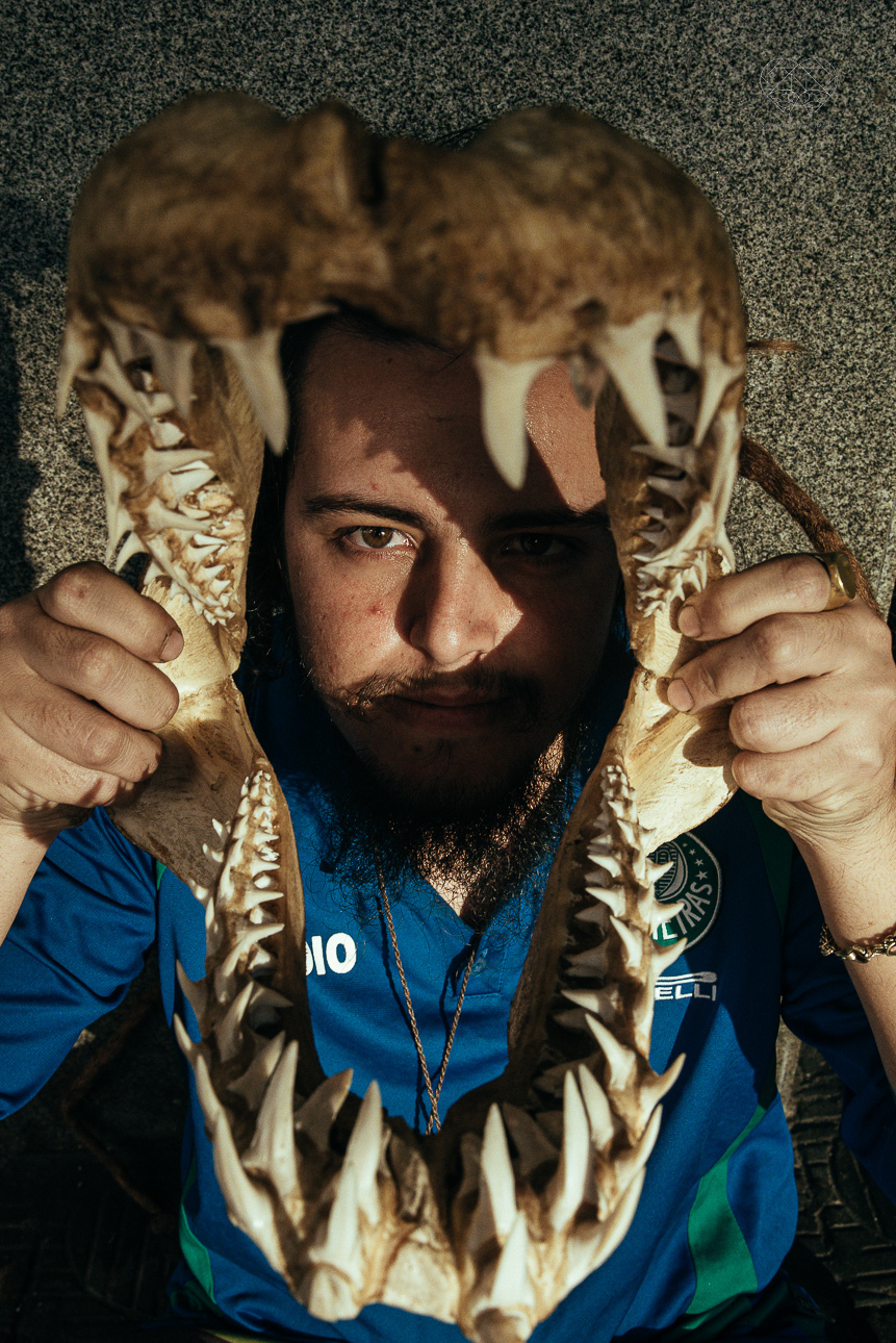 fotografia documental de ruas pela fotografa premiada nayara andrade  nas ruas de santos, artistas de rua street  documentario fotografia de rua 