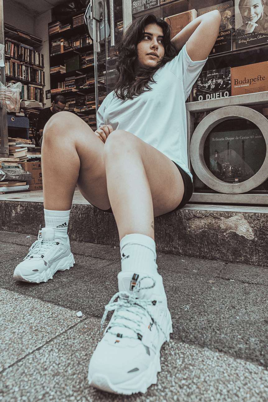 fotografia documental de ruas pela fotografa premiada nayara andrade  nas ruas de santos, artistas de rua street  documentario fotografia de rua 