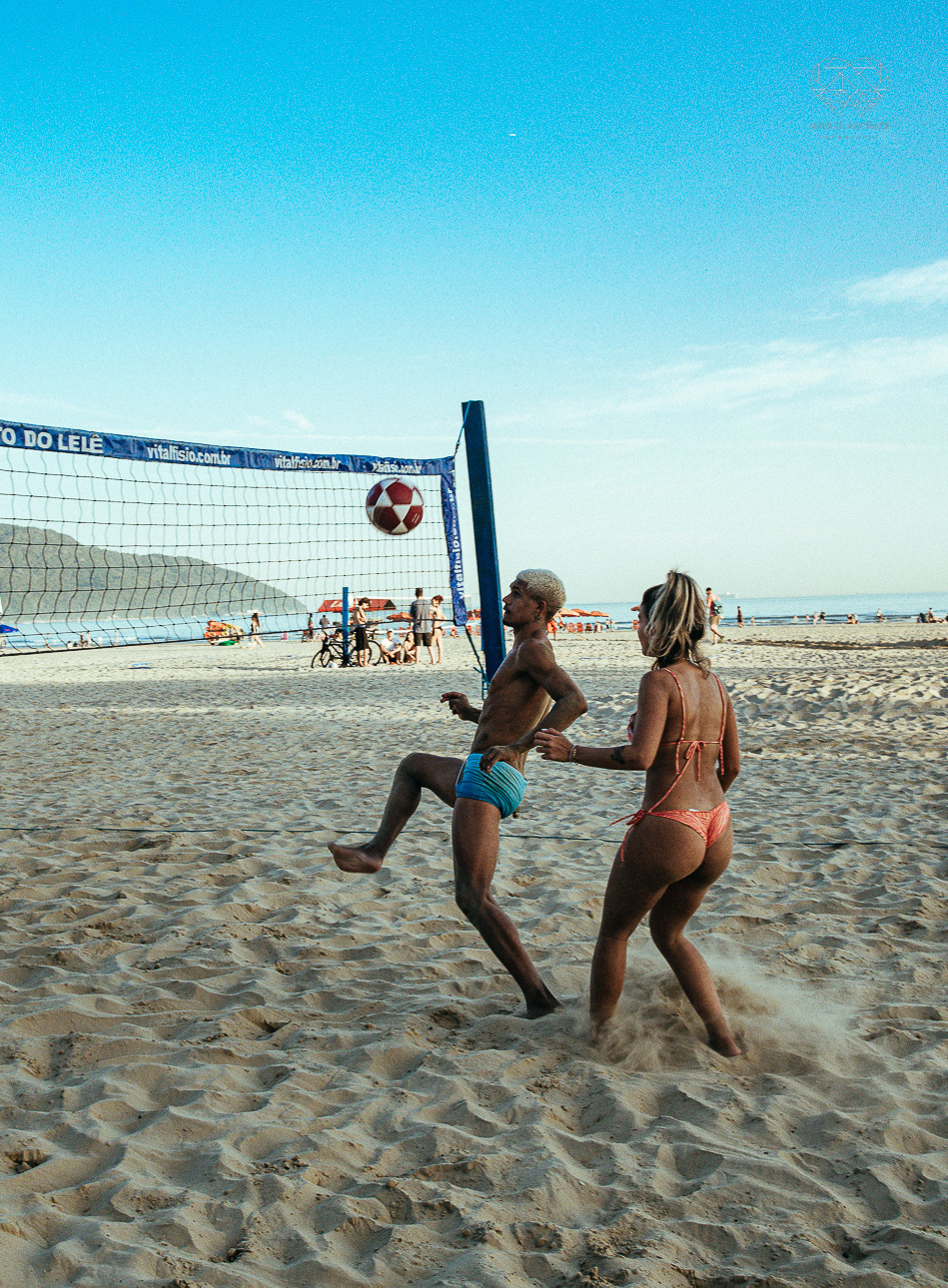 fotografia documental de ruas pela fotografa premiada nayara andrade  nas ruas de santos, artistas de rua street  documentario fotografia de rua 