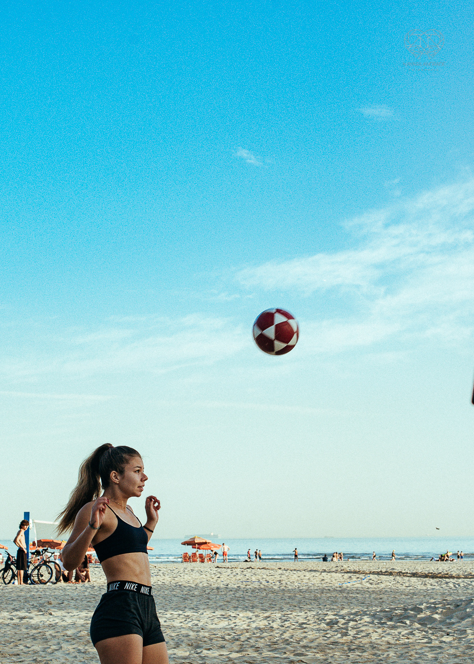 fotografia documental de ruas pela fotografa premiada nayara andrade  nas ruas de santos, artistas de rua street  documentario fotografia de rua 